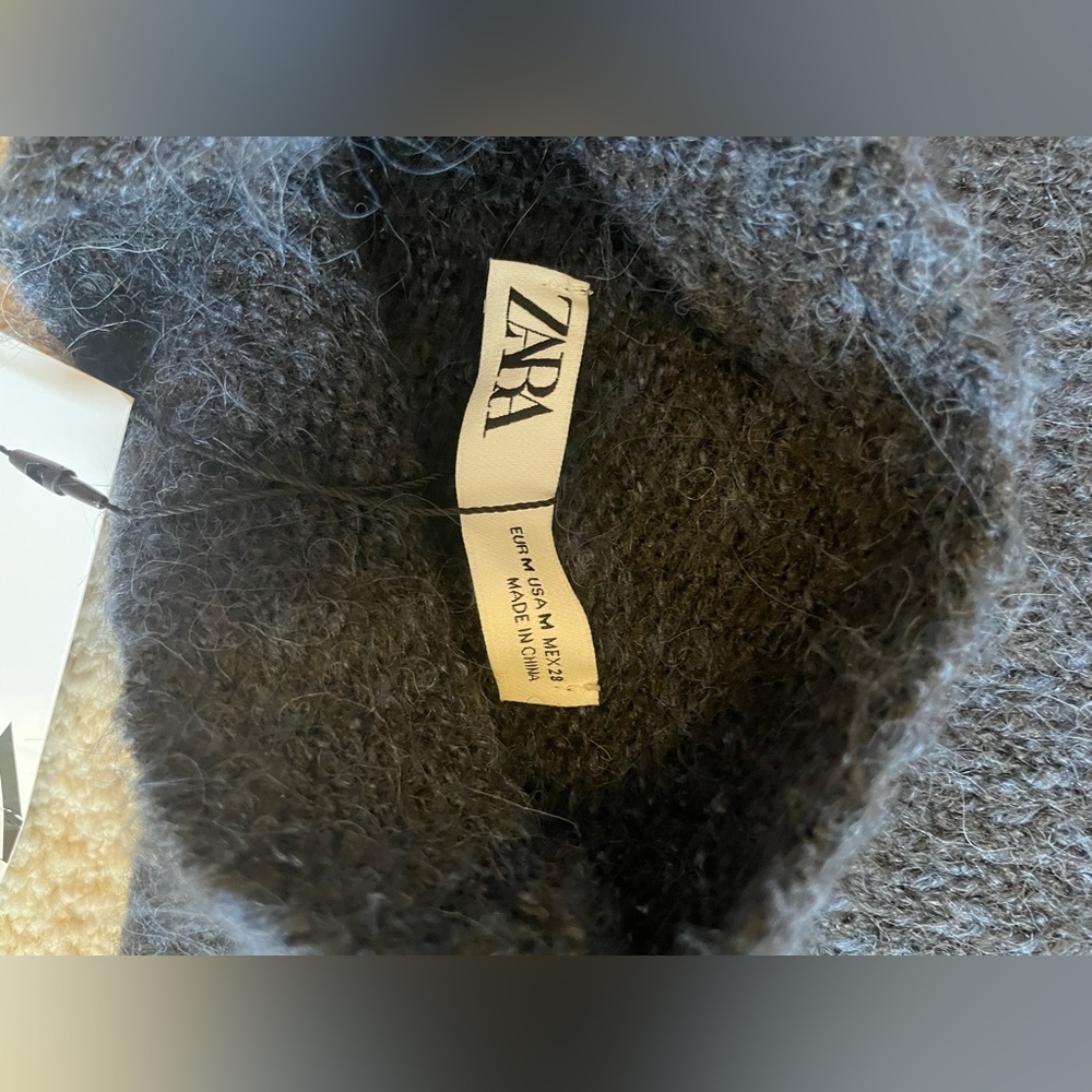 Zara Women’s Navy Cropped Sweater (Tags Attached) - Picture 3 of 5